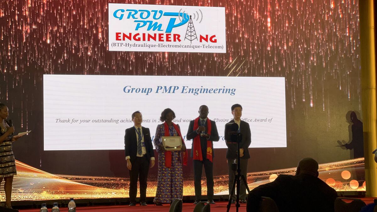 GROUP PMP ENGINEERING récompensé sur scène par Huawei Côte d'Ivoire