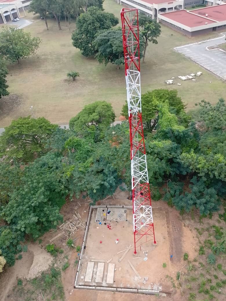 Pylône télécom terminé, vue aérienne