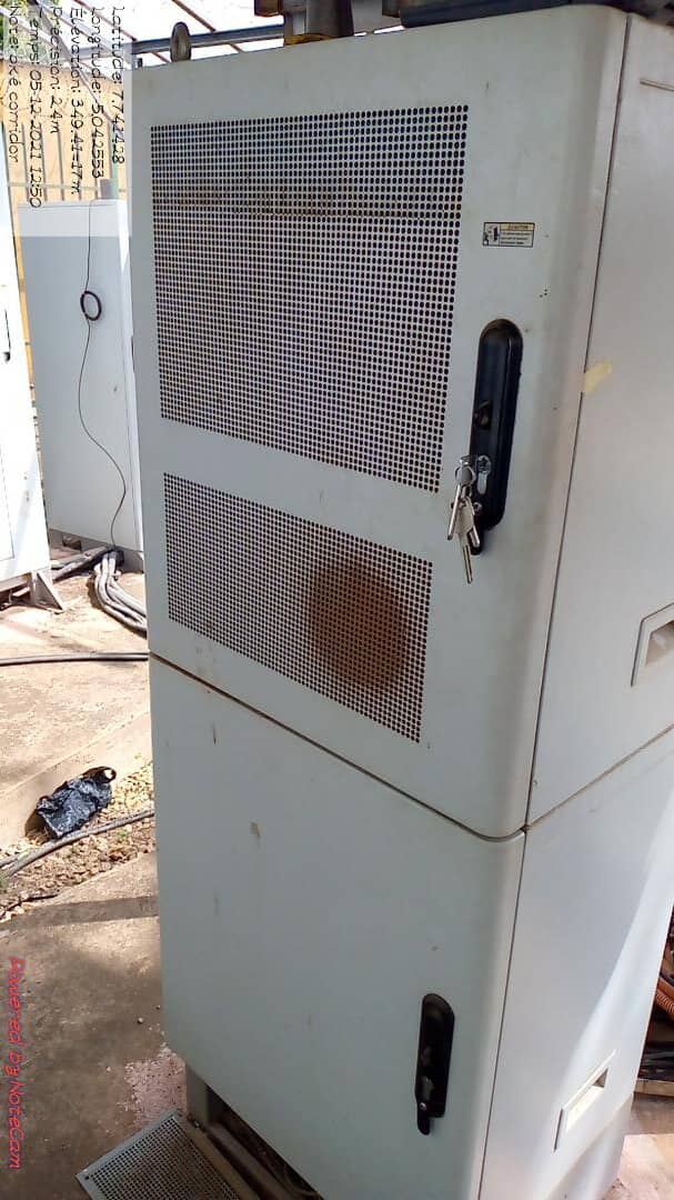 Armoire d'équipements techniques télécom en extérieur